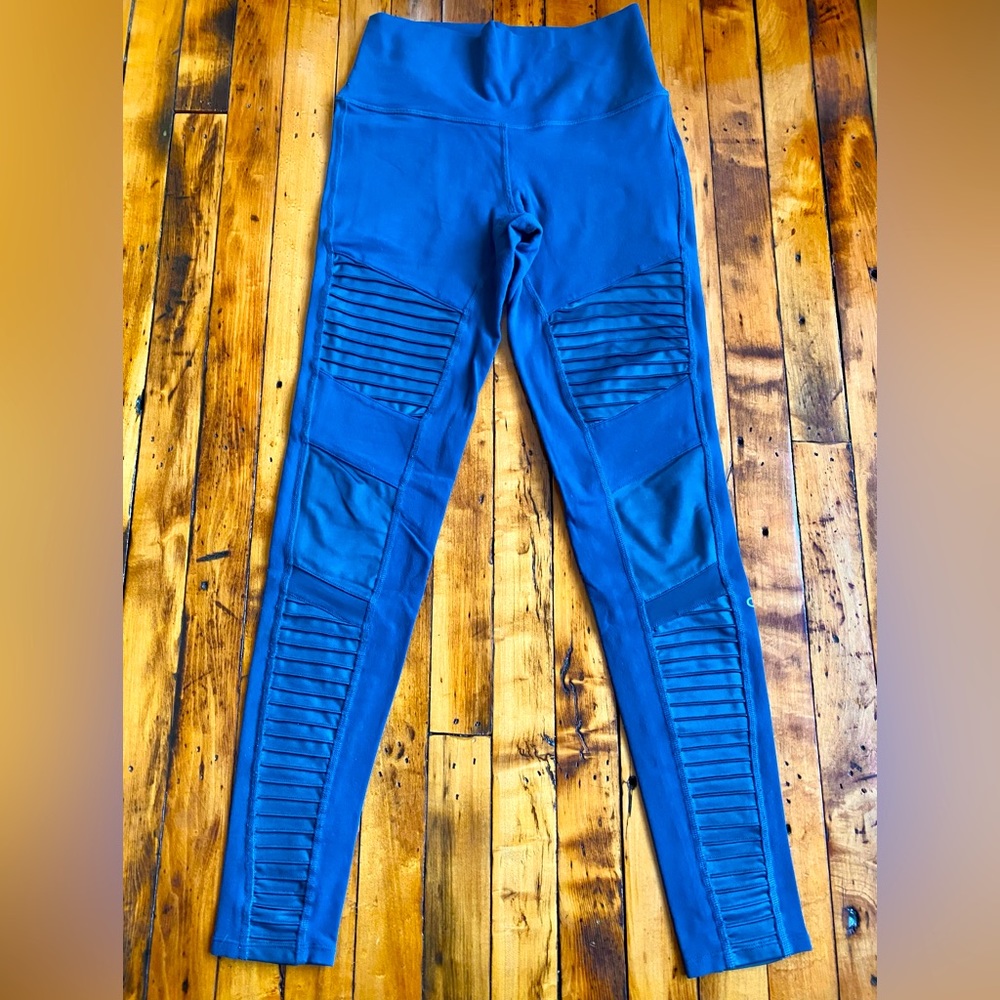 Alo Yoga teal “Moto” leggings in size small
